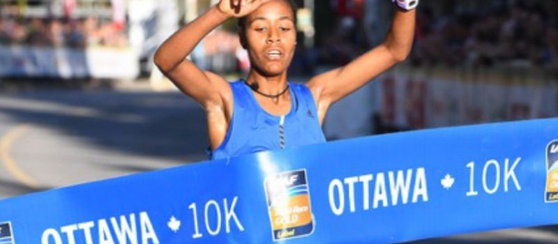 Netsanet Gudeta crosses the finish line at the 2017 Ottawa 10K