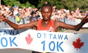 Geoffrey Mutai crosses the finish line in the 2012 Ottawa 10K
